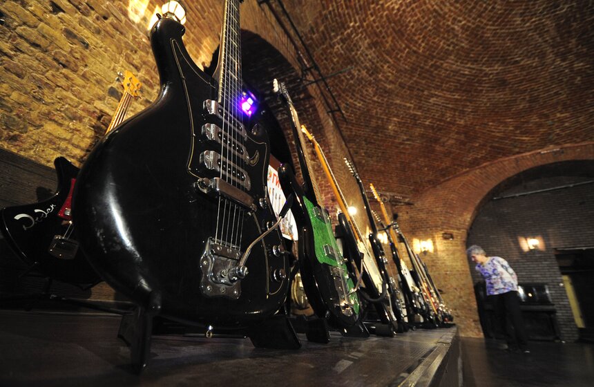 В столице открылась выставка советских гитар 6 фото
