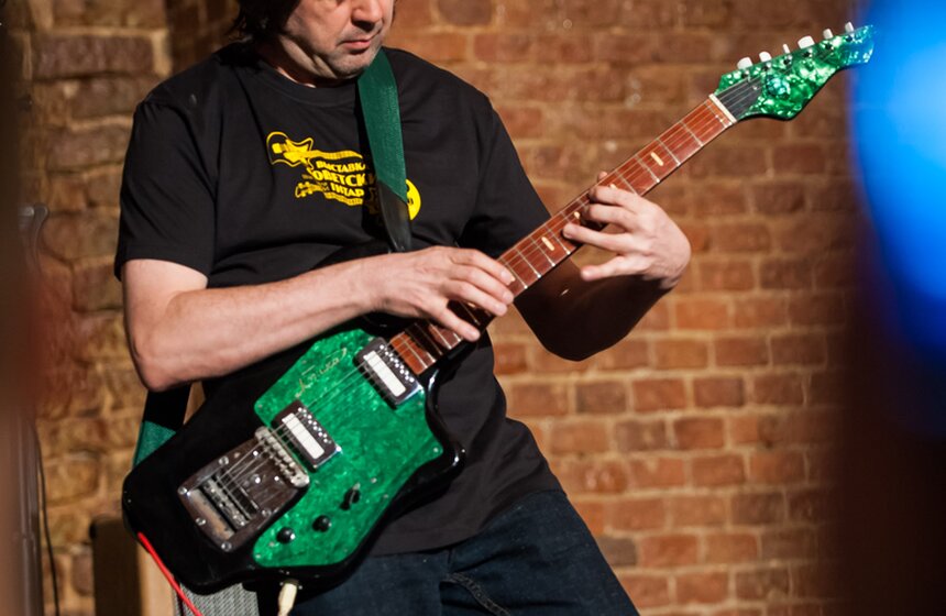 В столице открылась выставка советских гитар 25 фото