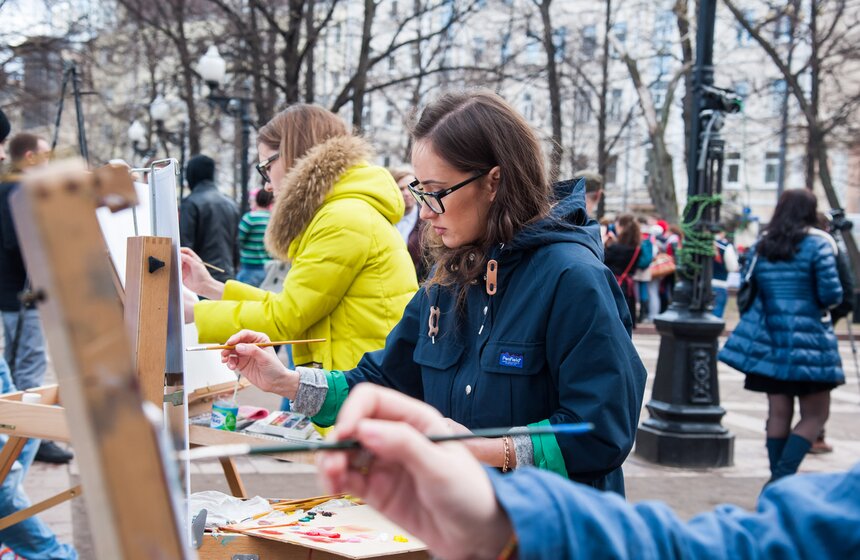 На Патриарших прудах прошел "МедиаСубботник" в виде квеста 20 фото