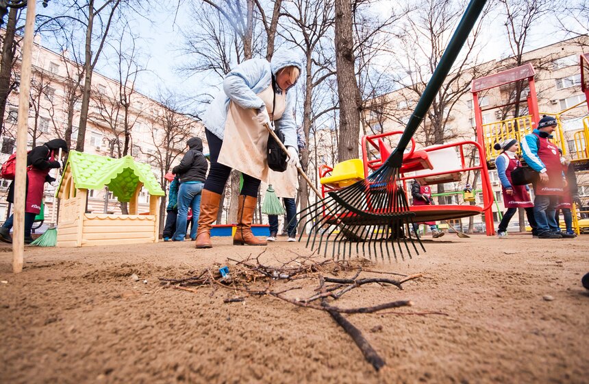 На Патриарших прудах прошел "МедиаСубботник" в виде квеста 5 фото