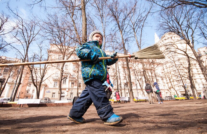 На Патриарших прудах прошел "МедиаСубботник" в виде квеста 6 фото