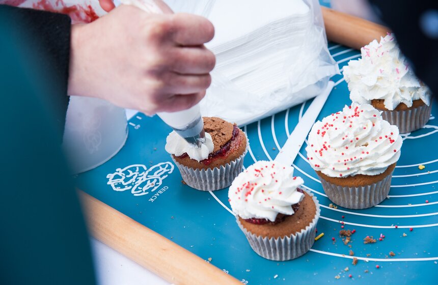 На Патриарших прудах прошел "МедиаСубботник" в виде квеста 24 фото