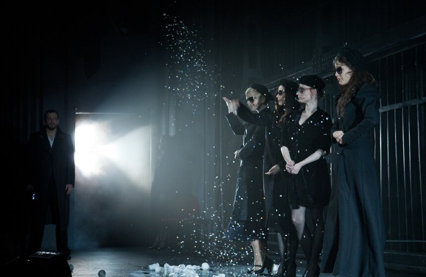 В Москве покажут "Бег" Булгакова в постановке Юрия Бутусова 14 фото