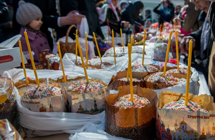 В столичных церквях освятили куличи и пасхи 23 фото