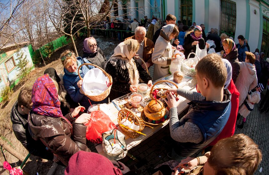 В столичных церквях освятили куличи и пасхи 5 фото
