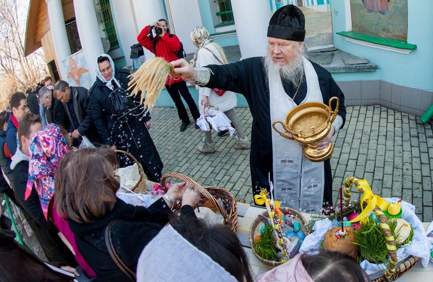 В столичных церквях освятили куличи и пасхи 11 фото