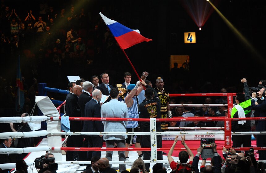 Российский боксер Денис Лебедев победил француза Йоури Каленгу 21 фото