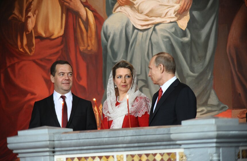 В храме Христа Спасителя прошло пасхальное богослужение 12 фото