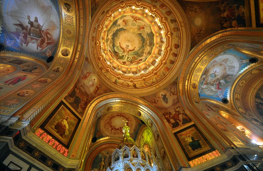 В храме Христа Спасителя прошло пасхальное богослужение 14 фото