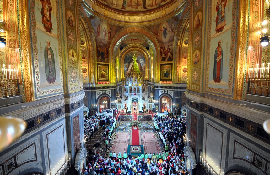 В храме Христа Спасителя прошло пасхальное богослужение 26 фото
