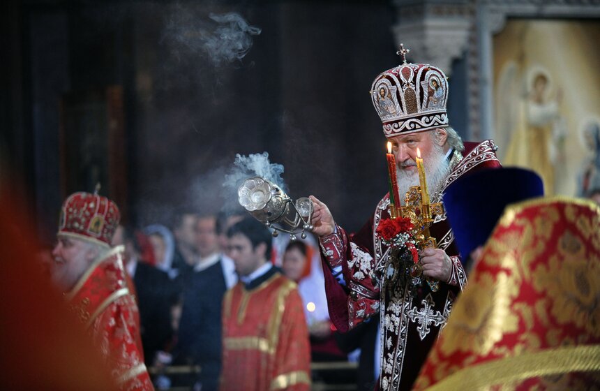 В храме Христа Спасителя прошло пасхальное богослужение 20 фото