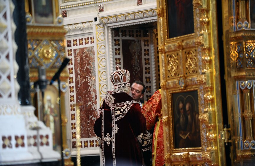 В храме Христа Спасителя прошло пасхальное богослужение 18 фото