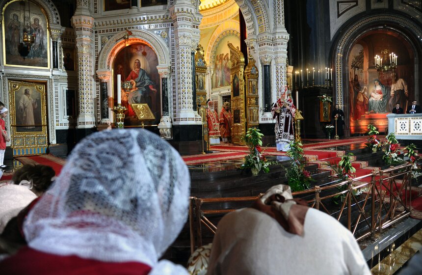 В храме Христа Спасителя прошло пасхальное богослужение 25 фото