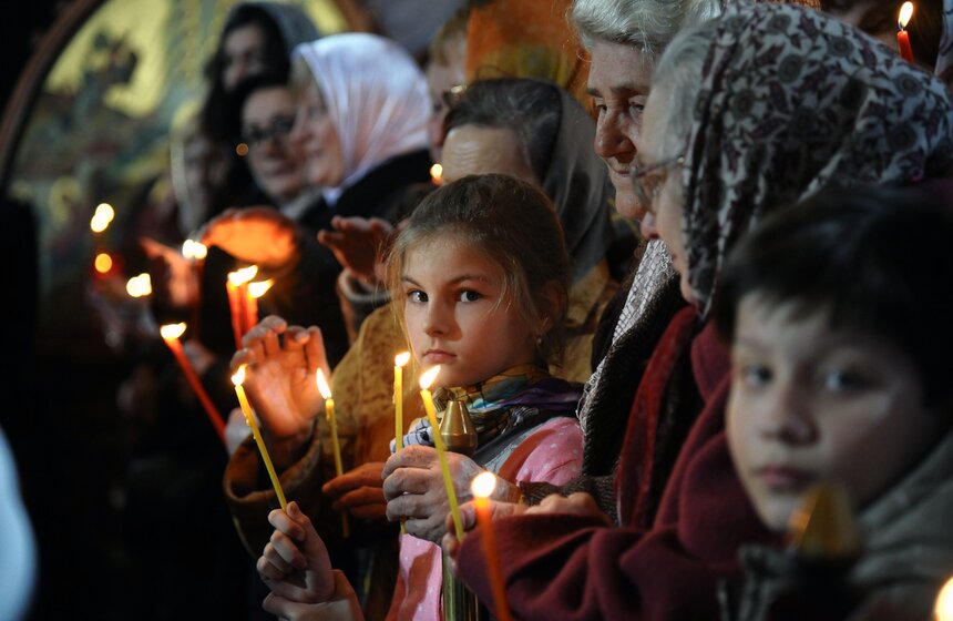 В храме Христа Спасителя прошло пасхальное богослужение 8 фото