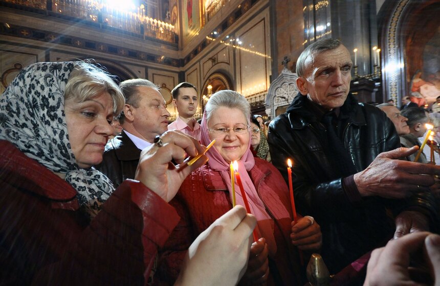 В храме Христа Спасителя прошло пасхальное богослужение 6 фото