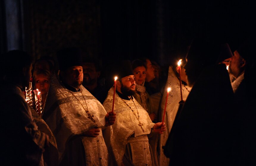 В храме Христа Спасителя прошло пасхальное богослужение 4 фото