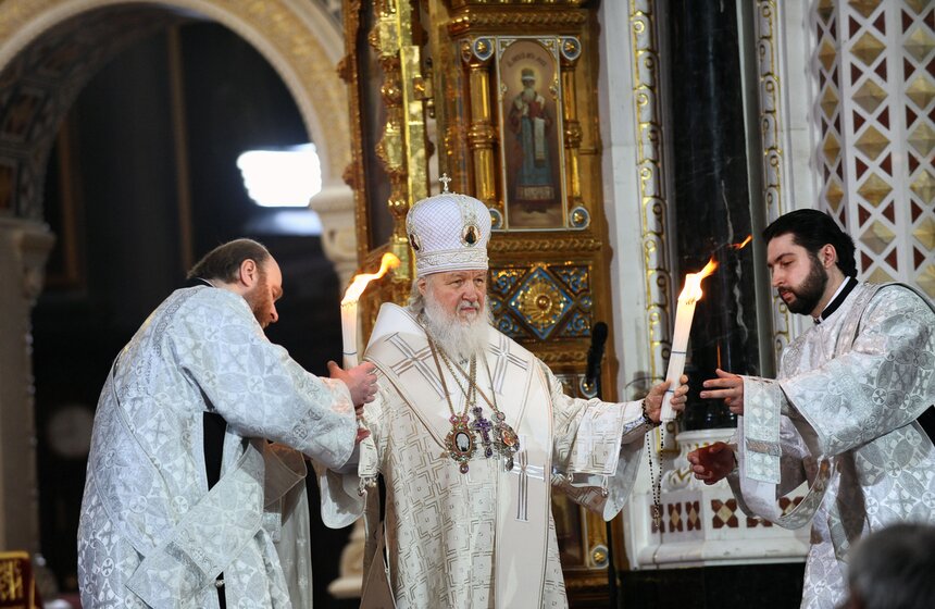 В храме Христа Спасителя прошло пасхальное богослужение 7 фото