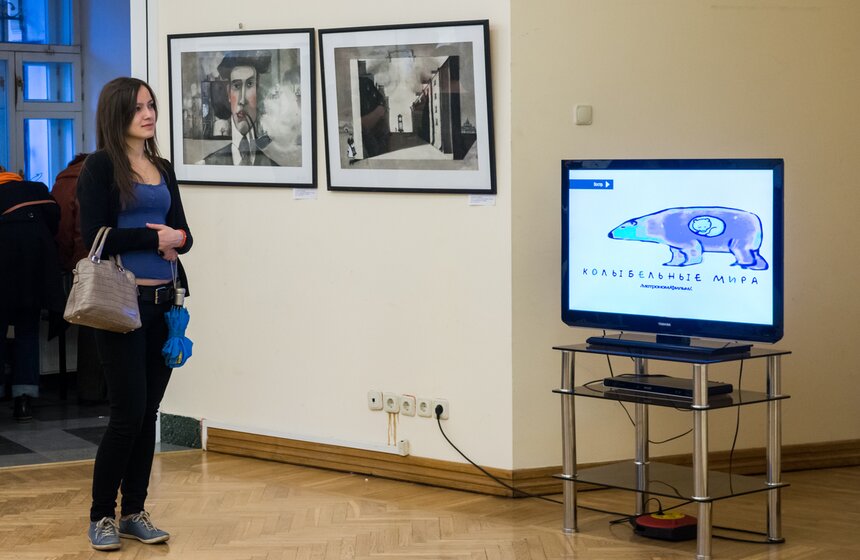 В библиотеке имени Тургенева стартовал проект "Художник и книга" 11 фото