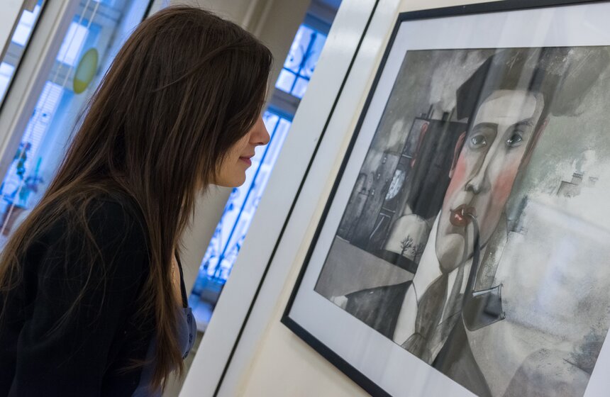 В библиотеке имени Тургенева стартовал проект "Художник и книга" 4 фото