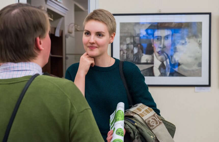 В библиотеке имени Тургенева стартовал проект "Художник и книга" 7 фото