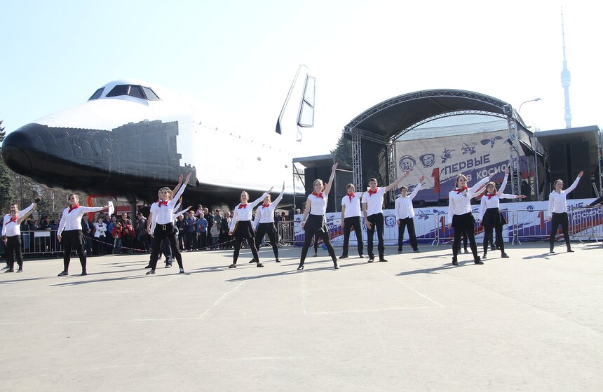 На ВДНХ прошел ежегодный фестиваль "Пора в космос" 17 фото