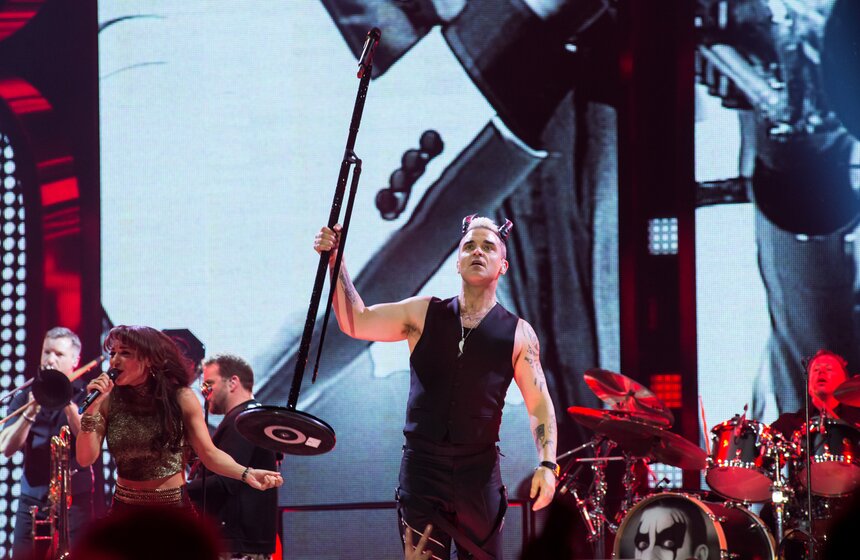 Робби Уильямс спел для московских поклонников в "Олимпийском" 9 фото