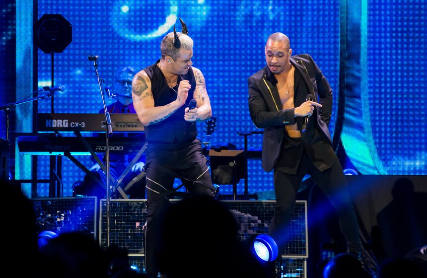 Робби Уильямс спел для московских поклонников в "Олимпийском" 13 фото