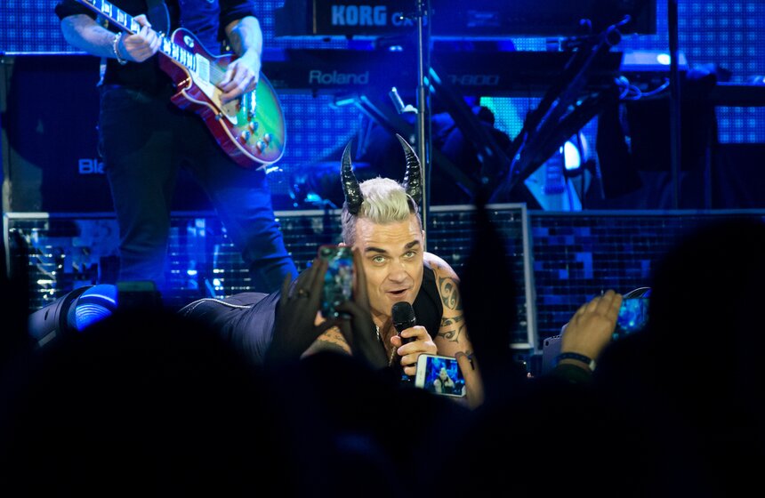 Робби Уильямс спел для московских поклонников в "Олимпийском" 14 фото