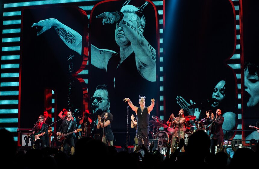 Робби Уильямс спел для московских поклонников в "Олимпийском" 7 фото