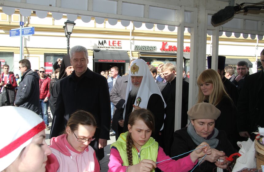 Мэр Москвы и патриарх Кирилл посетили фестиваль "Пасхальный дар" 5 фото