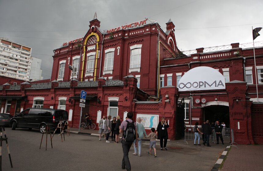 На заводе "Кристалл" состоялся фестиваль современного искусства 19 фото