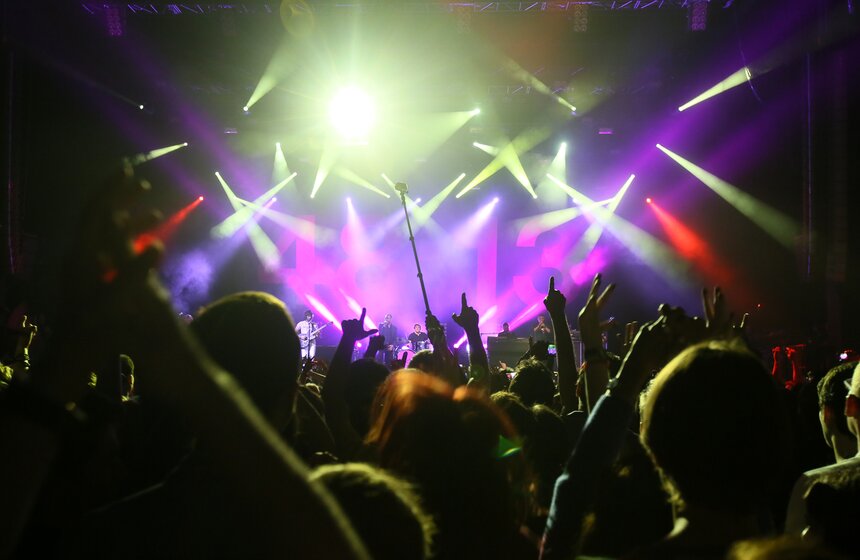 Концерт британской рок-группы Kasabian в Stadium Live 21 фото