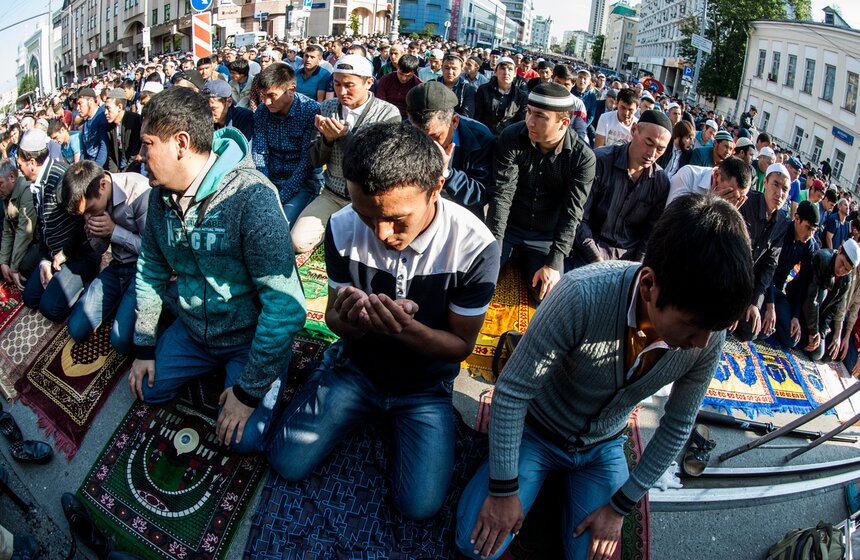 Празднование Ураза-байрам в Москве 27 фото