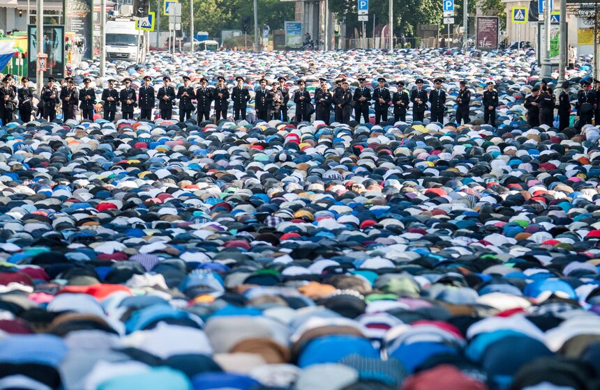Празднование Ураза-байрам в Москве 21 фото