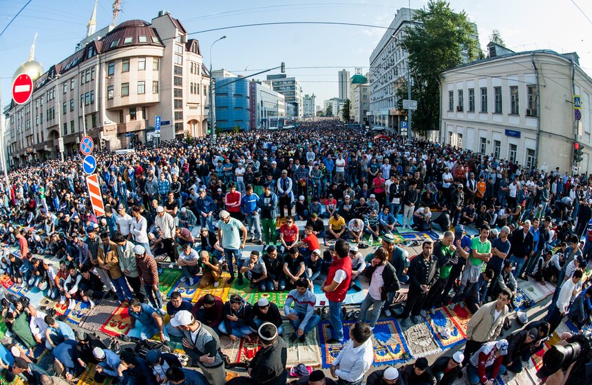 Празднование Ураза-байрам в Москве 12 фото