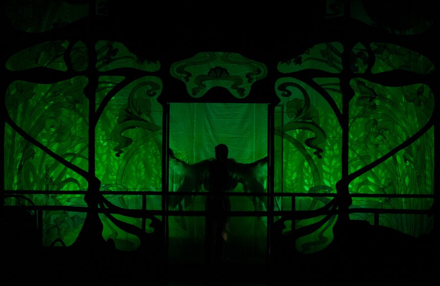 На сцене МТЮЗа показали спектакль "Служанки" Романа Виктюка 25 фото