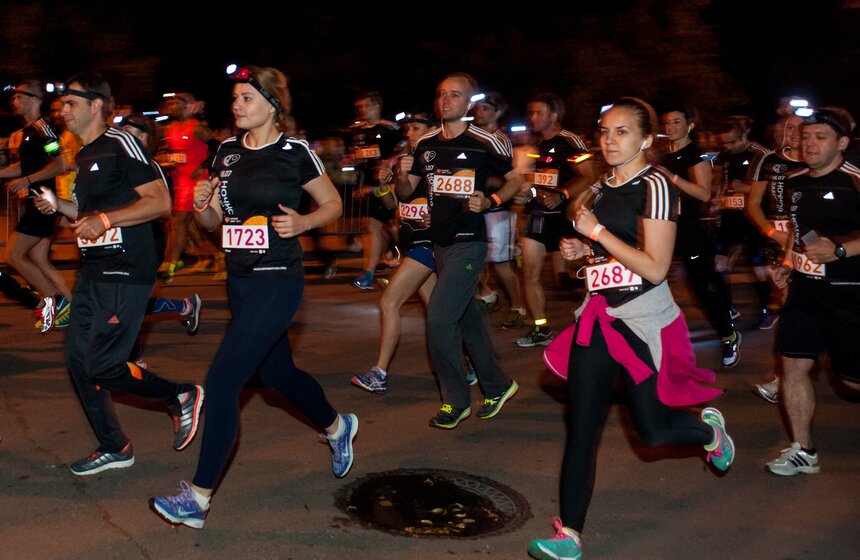 В столице прошел Ночной забег 15 фото