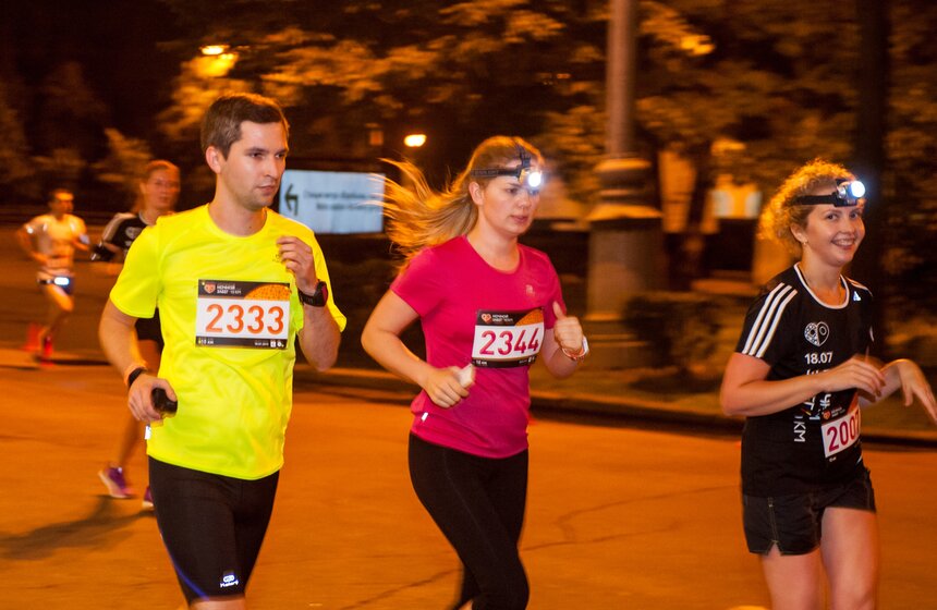 В столице прошел Ночной забег 17 фото