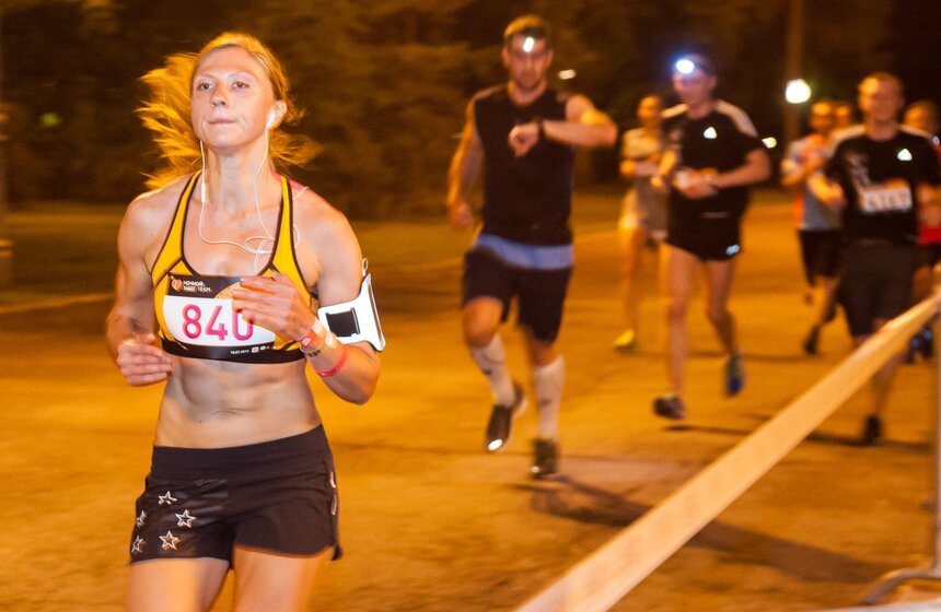 В столице прошел Ночной забег 24 фото