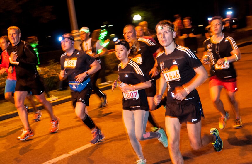 В столице прошел Ночной забег 29 фото