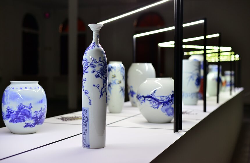 В "Новом Манеже" проходит выставка шедевров современного фарфора 10 фото