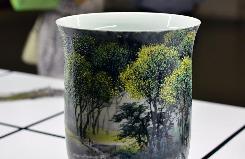 В "Новом Манеже" проходит выставка шедевров современного фарфора 22 фото