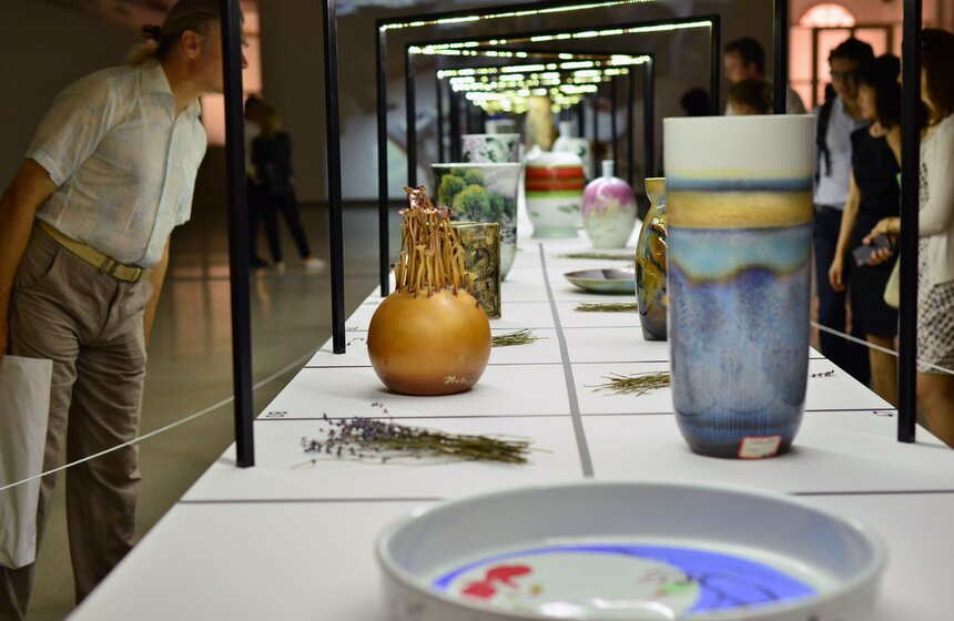 В "Новом Манеже" проходит выставка шедевров современного фарфора 21 фото