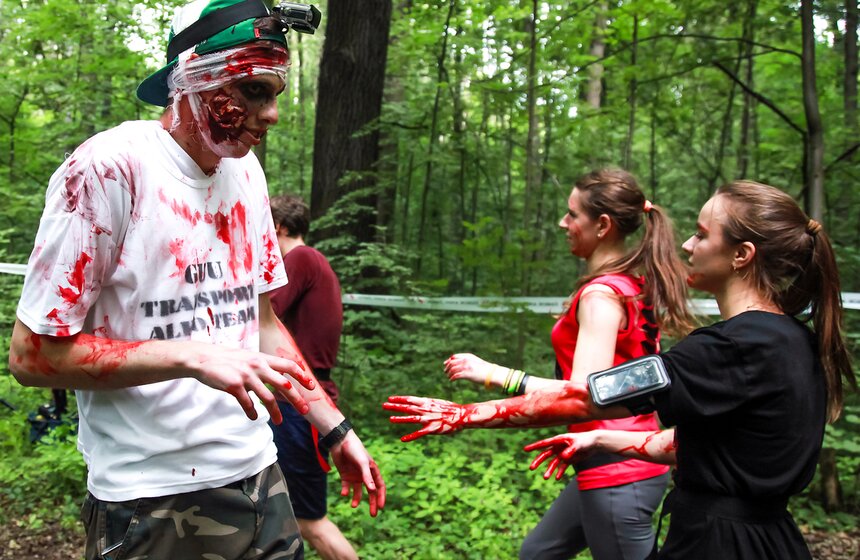 В Измайловском парке прошел "Зомби забег" 24 фото