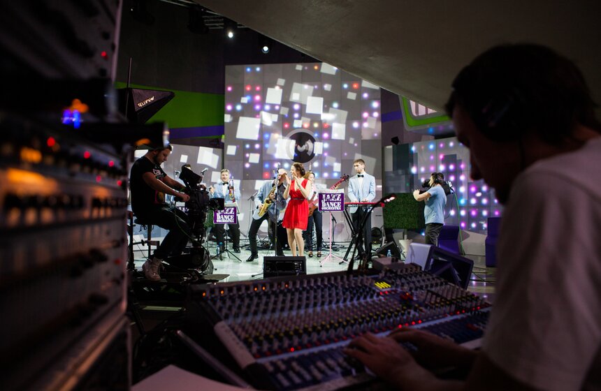 Jazz Dance Orchestra дали концерт в студии "Москвы 24" 4 фото