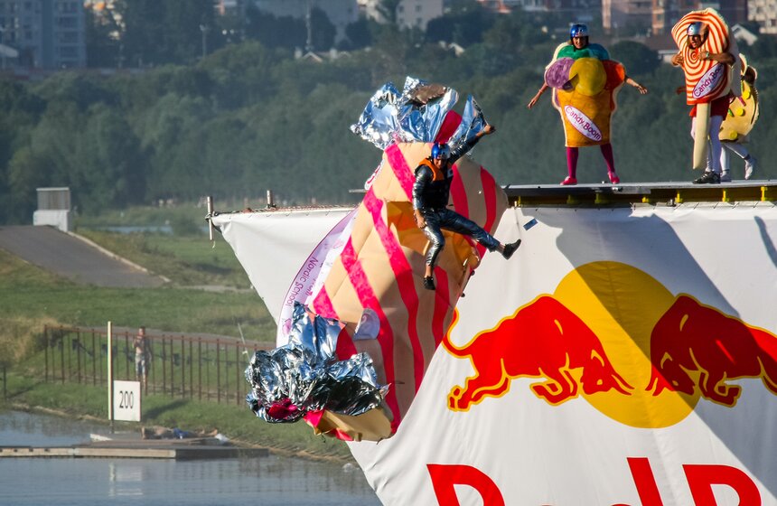 На Гребном канале прошел чемпионат Flugtag 27 фото