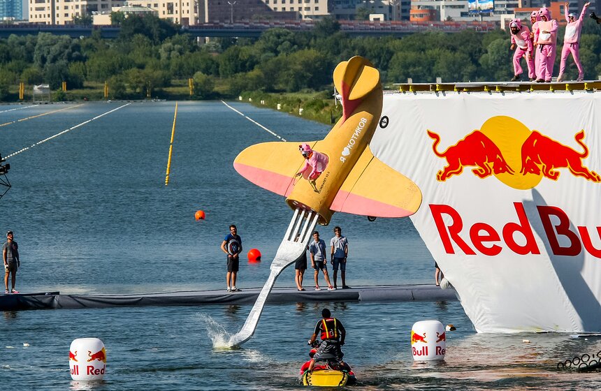 На Гребном канале прошел чемпионат Flugtag 13 фото