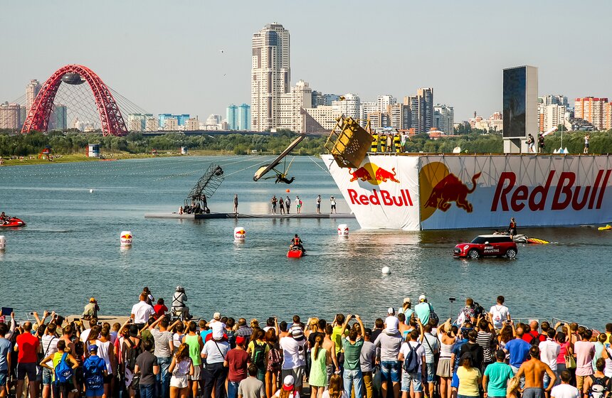 На Гребном канале прошел чемпионат Flugtag 10 фото