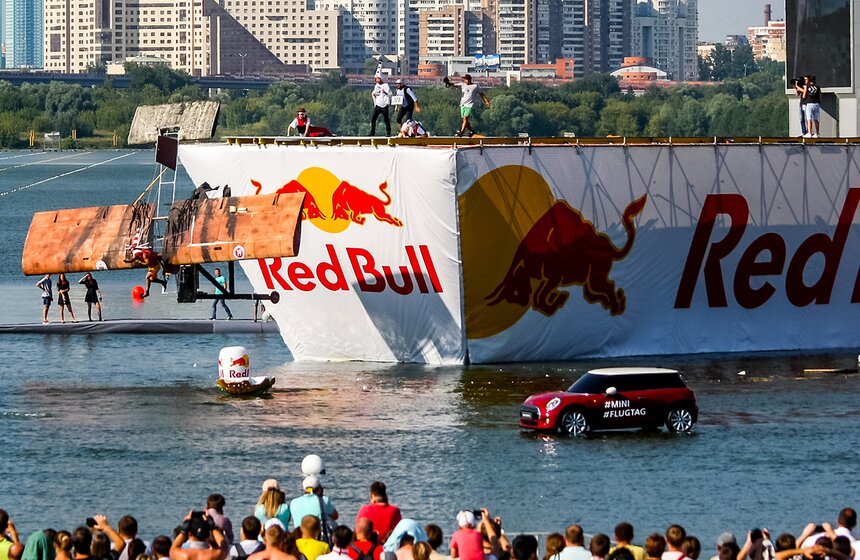 На Гребном канале прошел чемпионат Flugtag 31 фото