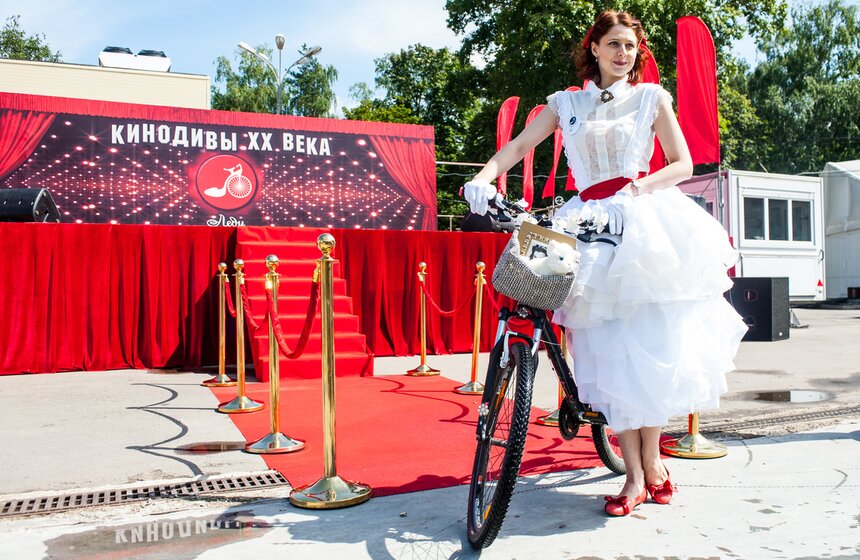 В Сокольниках состоялся парад "Леди на велосипеде" 2 фото